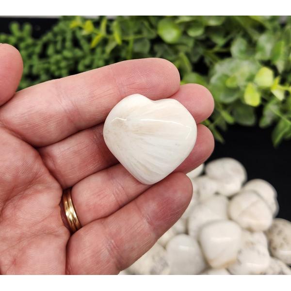 Scolecite Heart